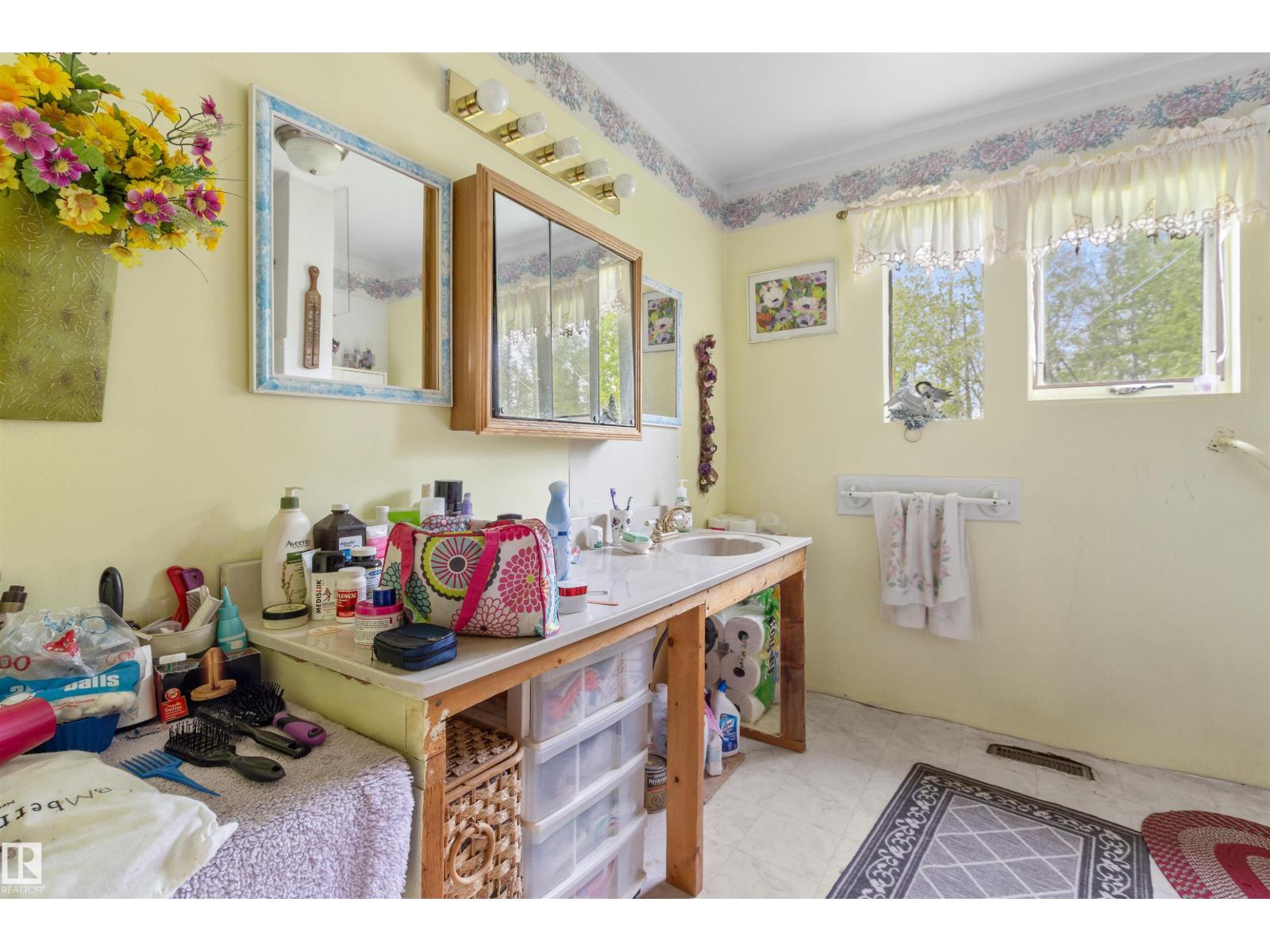 453038 RGE ROAD 61 - 42