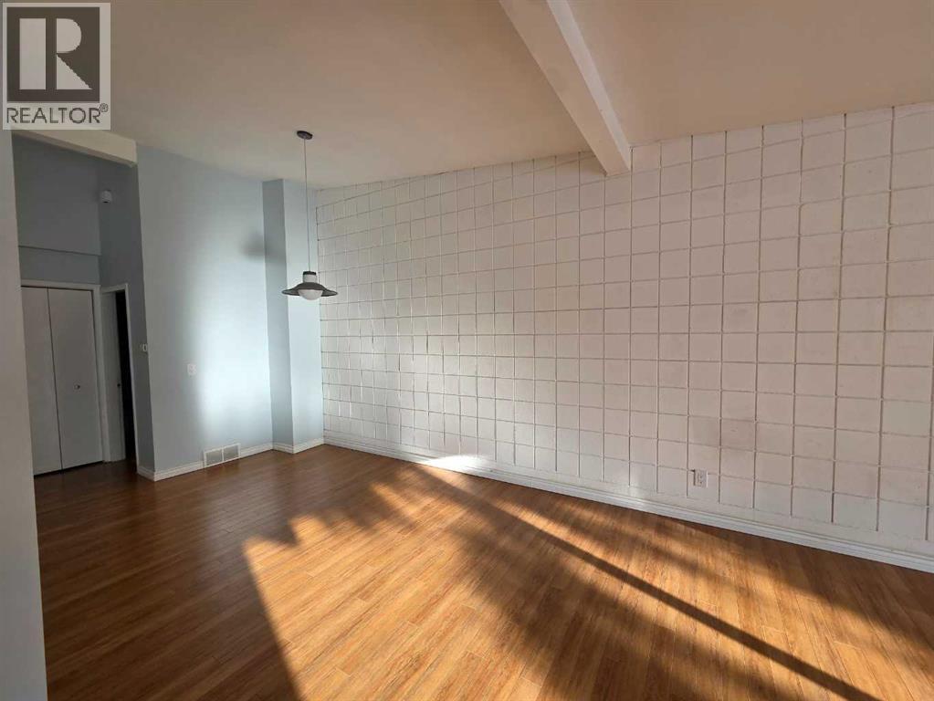 638 640 68 Avenue SW - 26