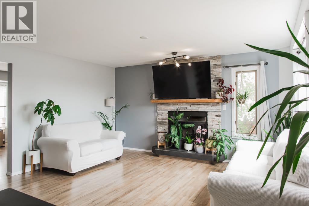 9039 106 Avenue - 7