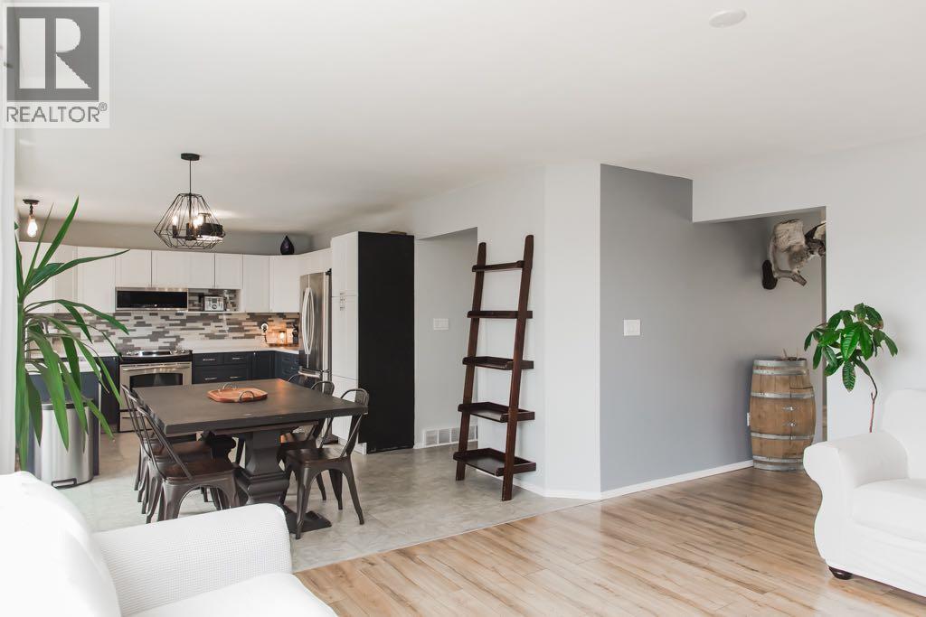 9039 106 Avenue - 8