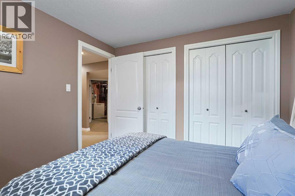 15 Mt Rundle Place W - 23