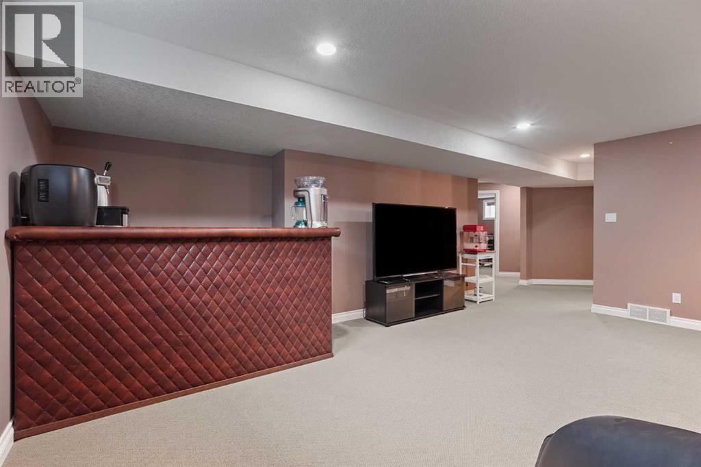 15 Mt Rundle Place W - 27