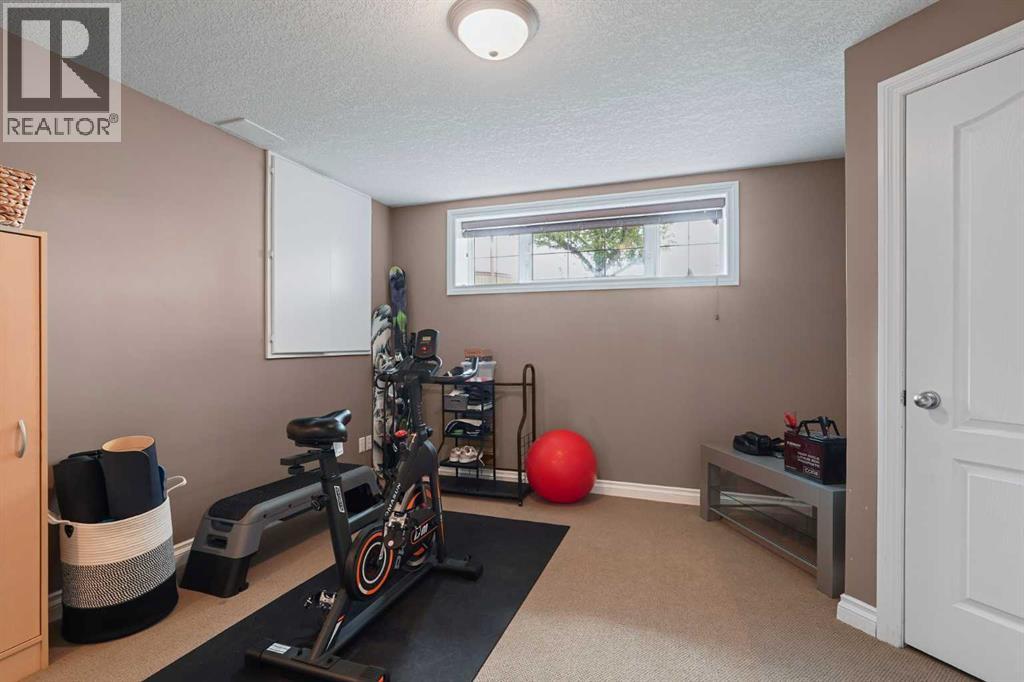 15 Mt Rundle Place W - 20