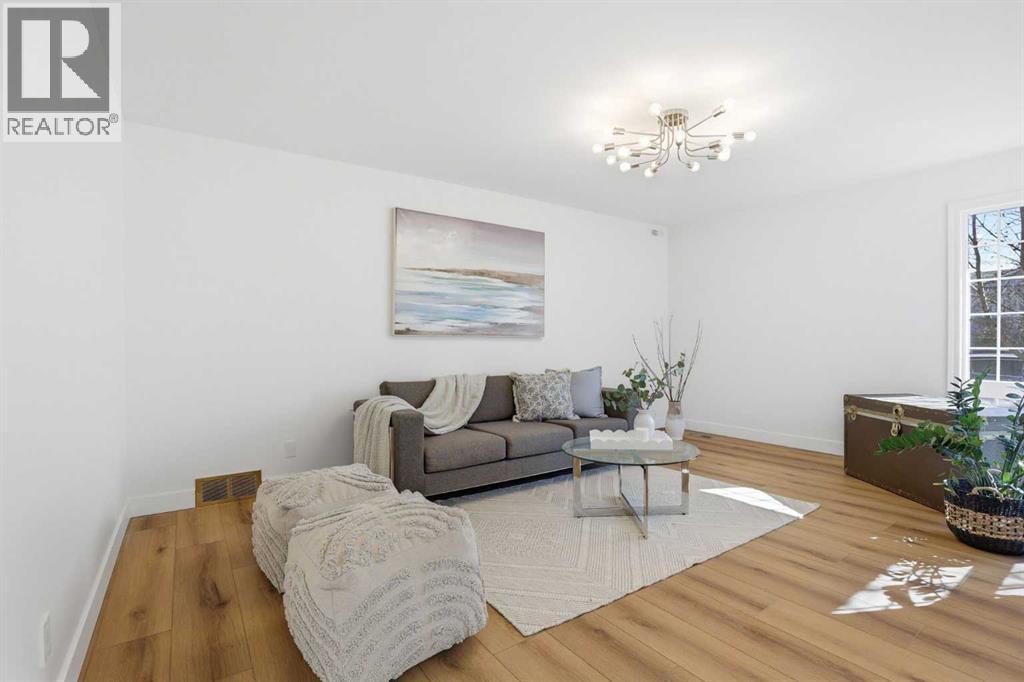 431 Queen Charlotte Drive SE - 4