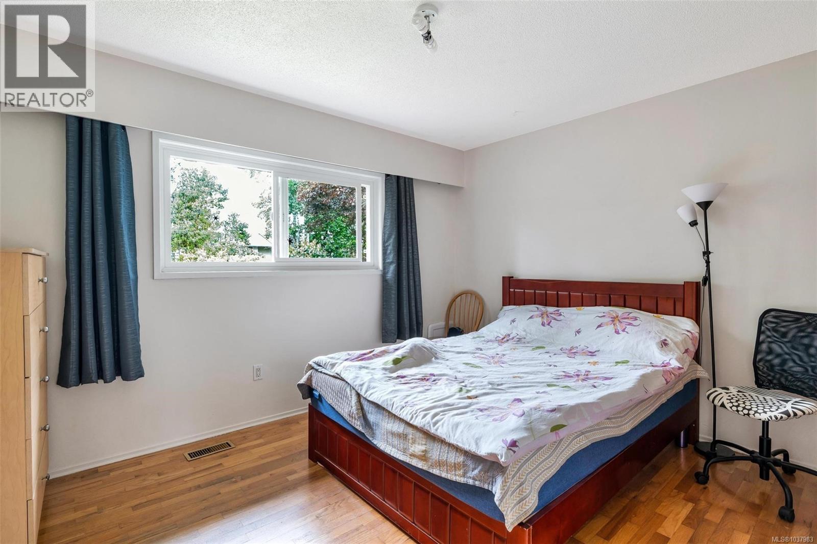 3958 Emerald Pl - 19