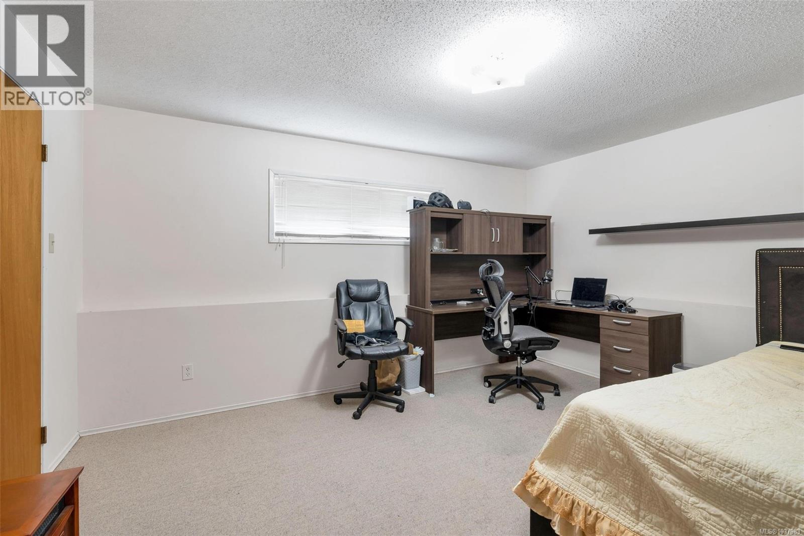 3958 Emerald Pl - 37