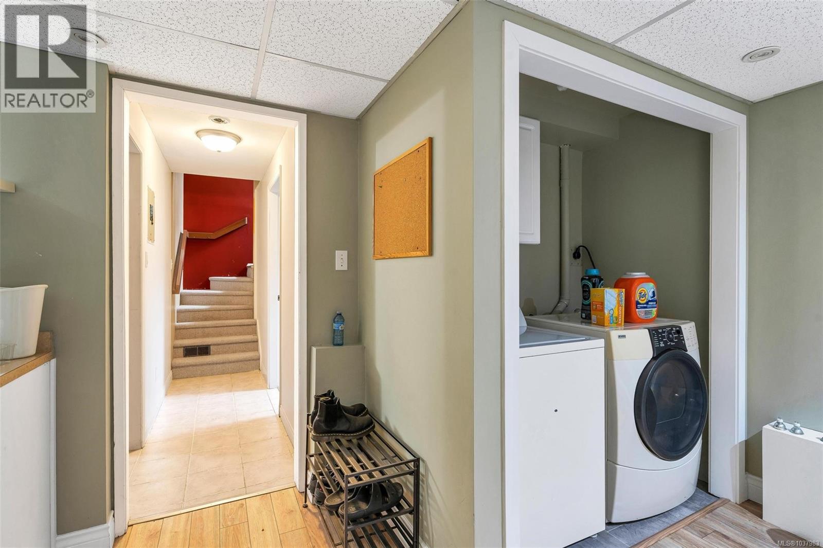 3958 Emerald Pl - 33