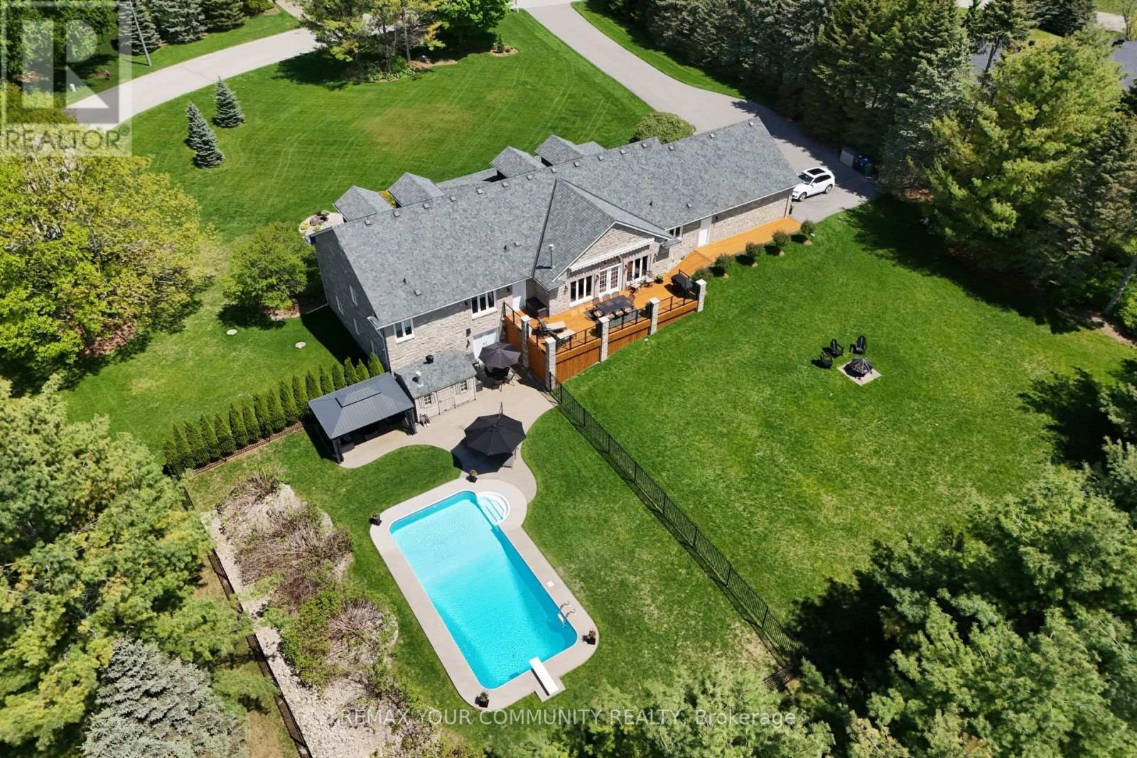 8 HIGH FOREST COURT - 47