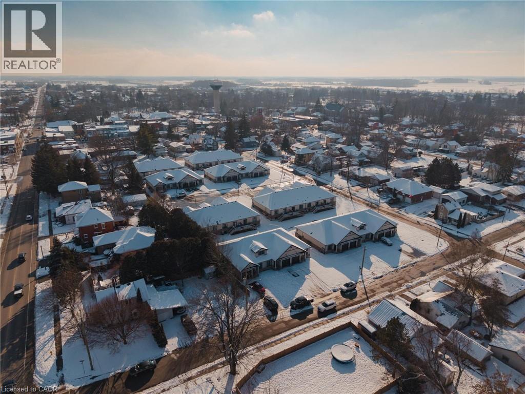 7 SOUTH Court W - 20