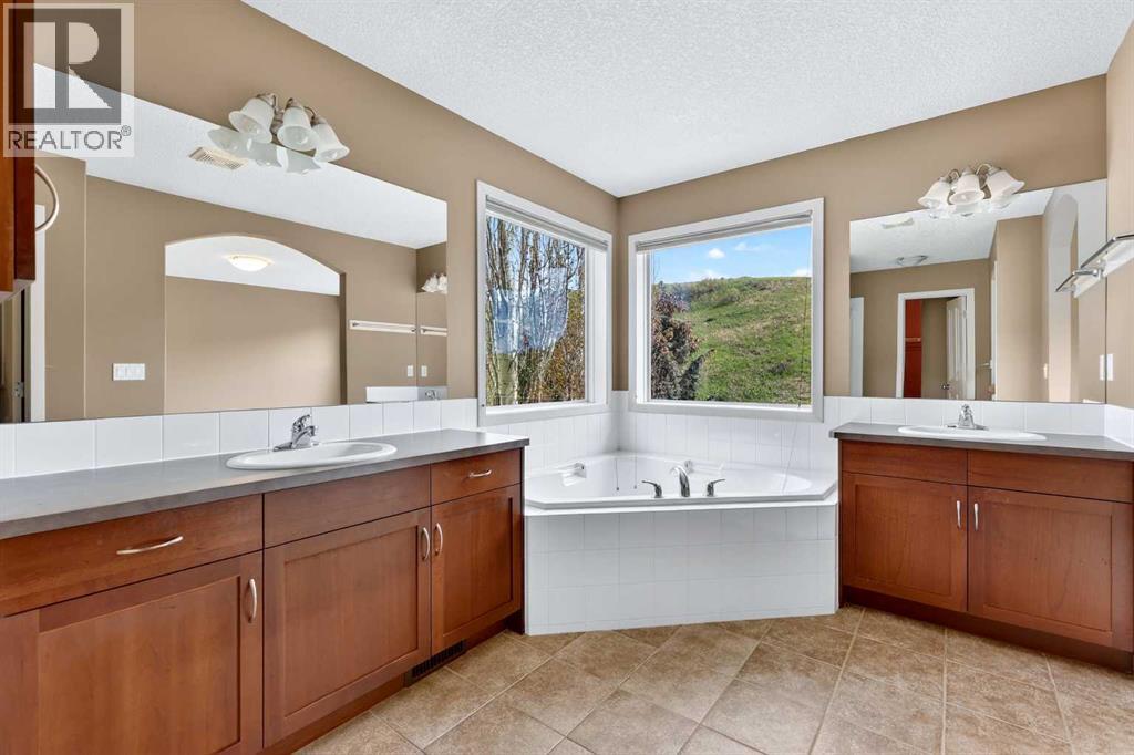 337 Discovery Ridge Boulevard SW - 32