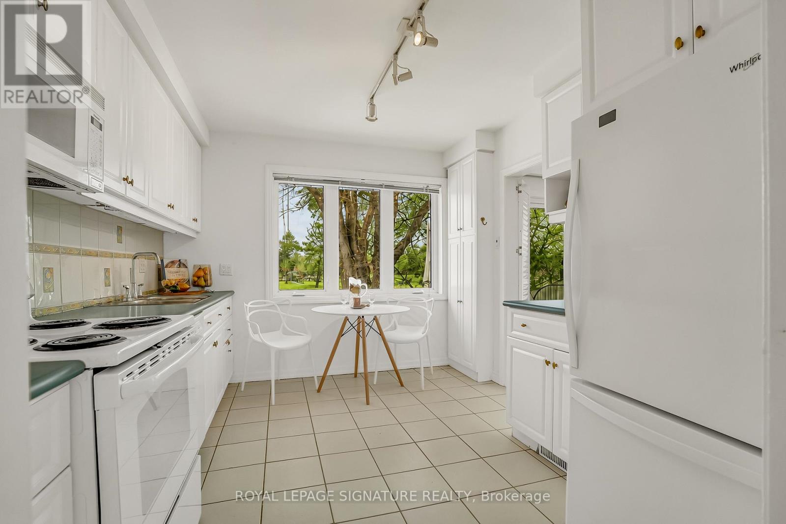 96 ELVASTON DRIVE - 13