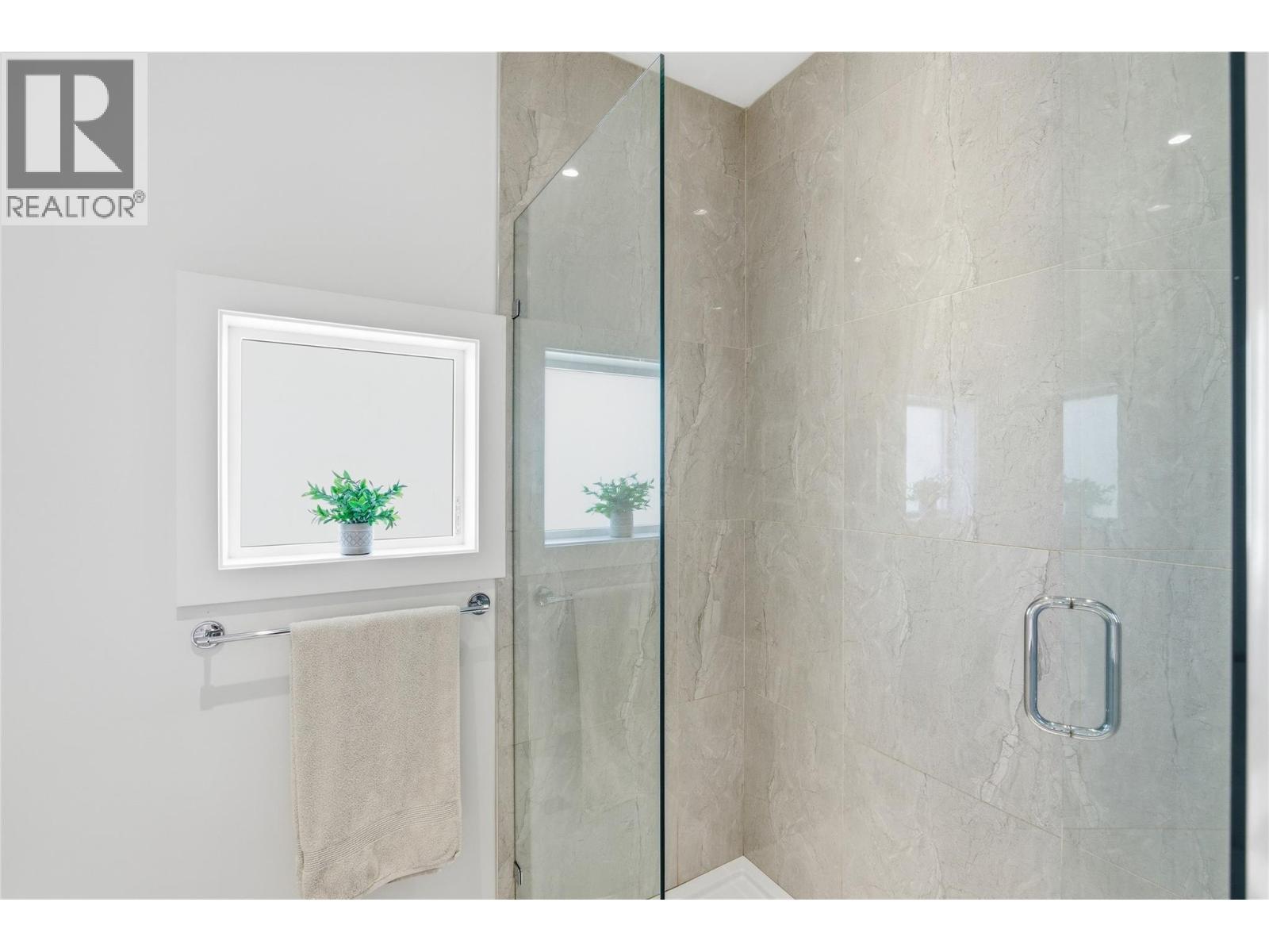 122 RIVER GATE Drive - 33
