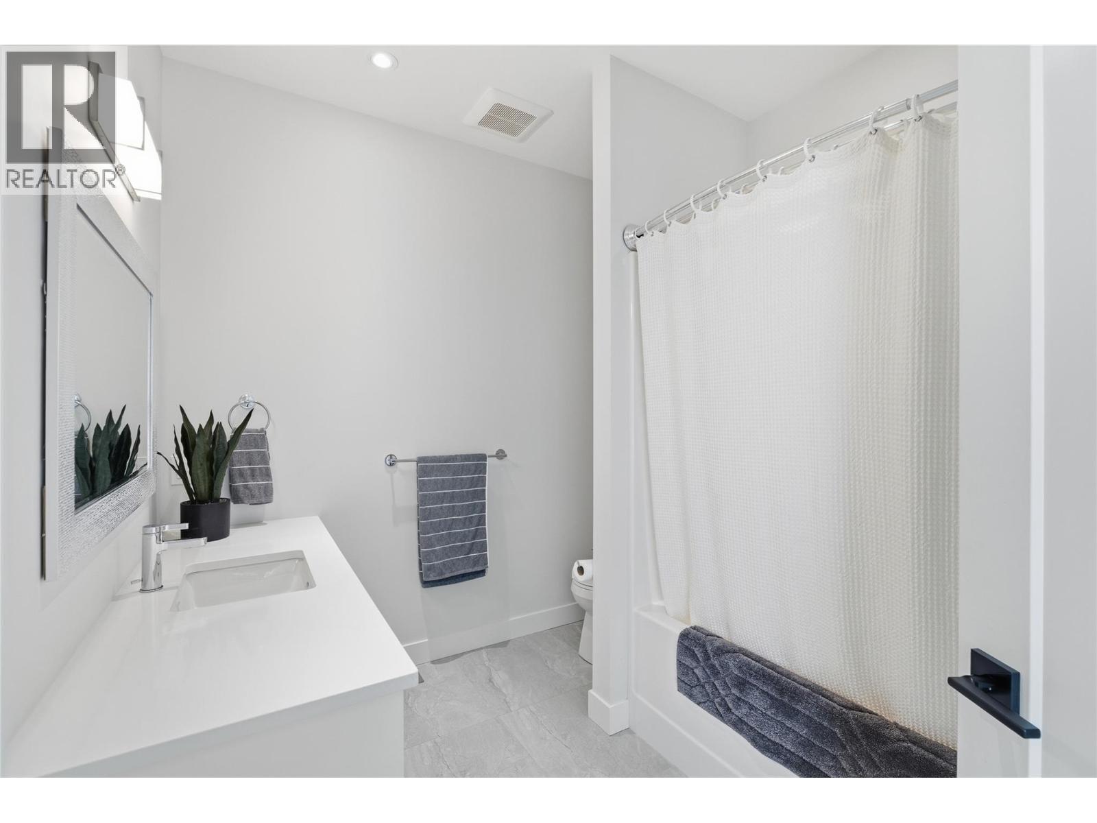 122 RIVER GATE Drive - 40