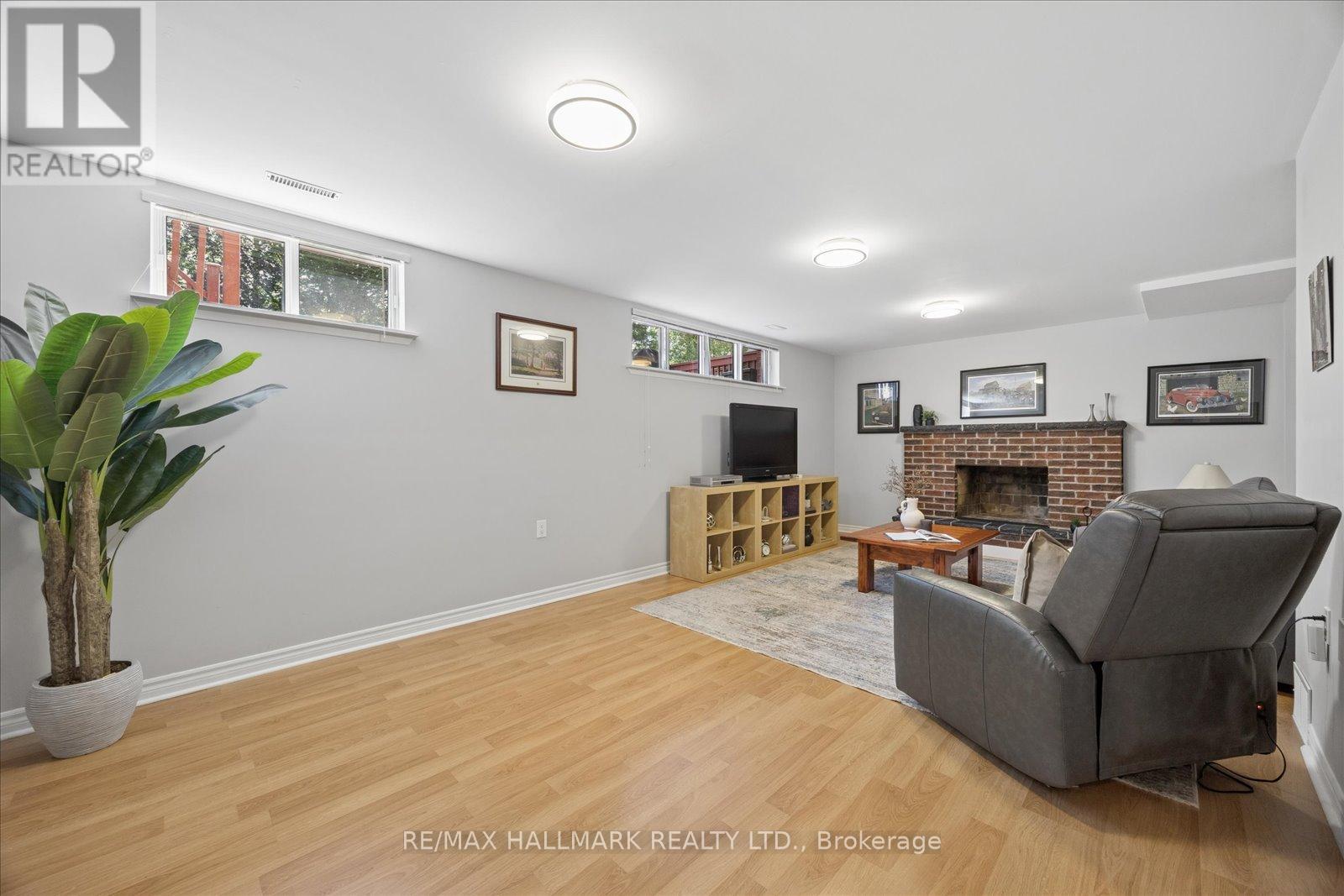 73 FULBERT CRESCENT - 29
