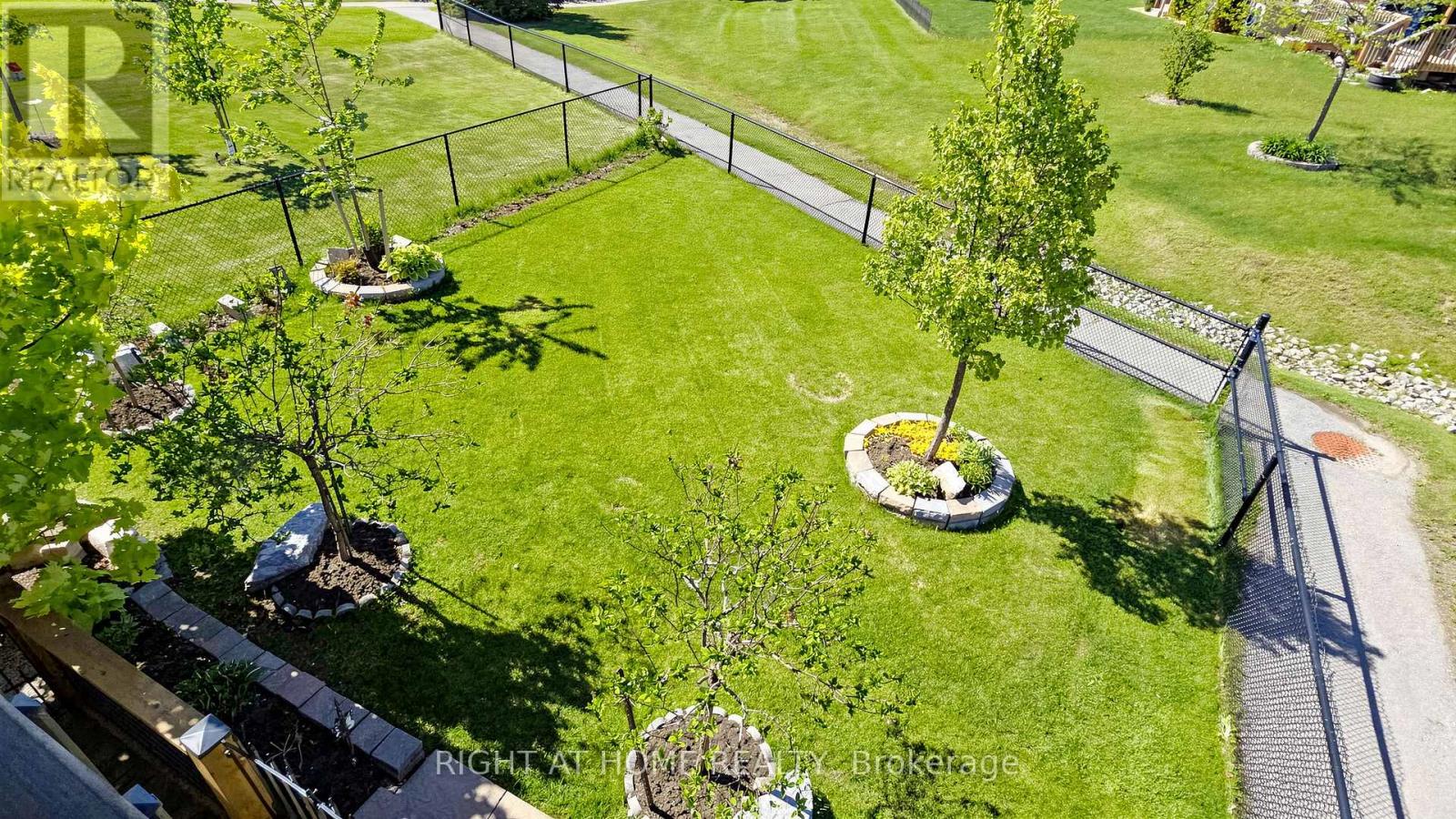126 KINGSMERE CRESCENT - 45