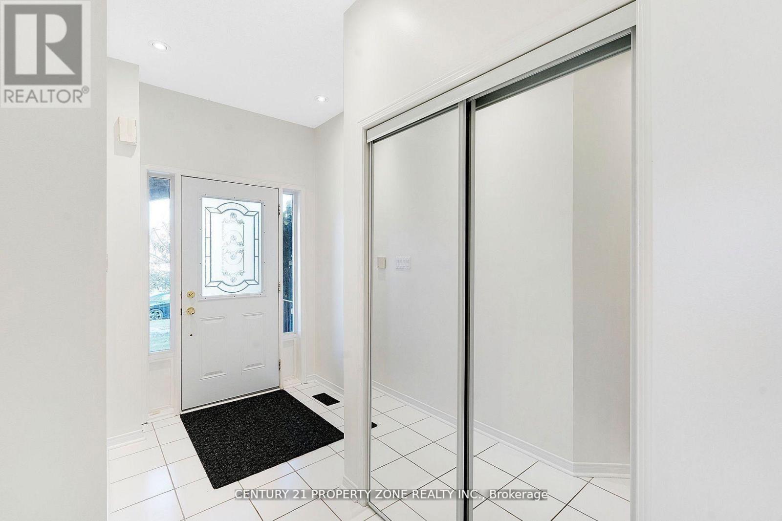582 PLANTATION GATE - 4