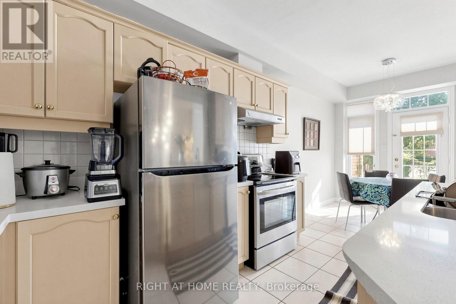 53 CAMEO DRIVE - 11