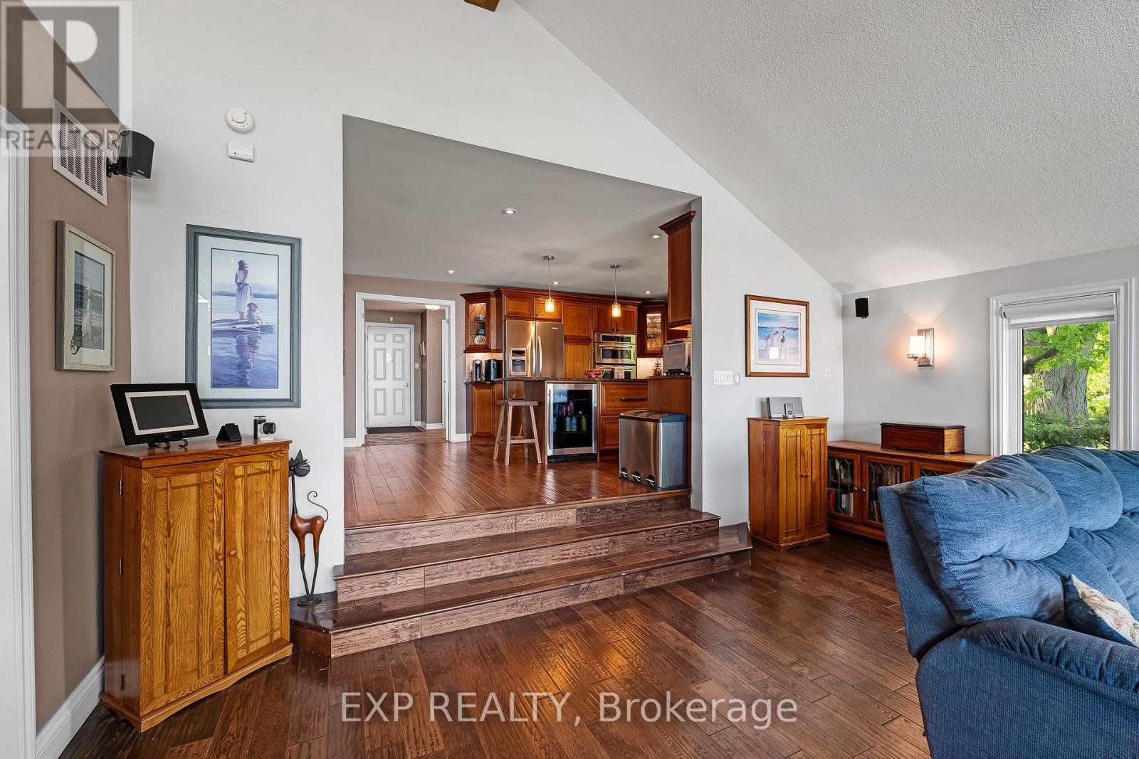 450 LAKE DRIVE S - 25
