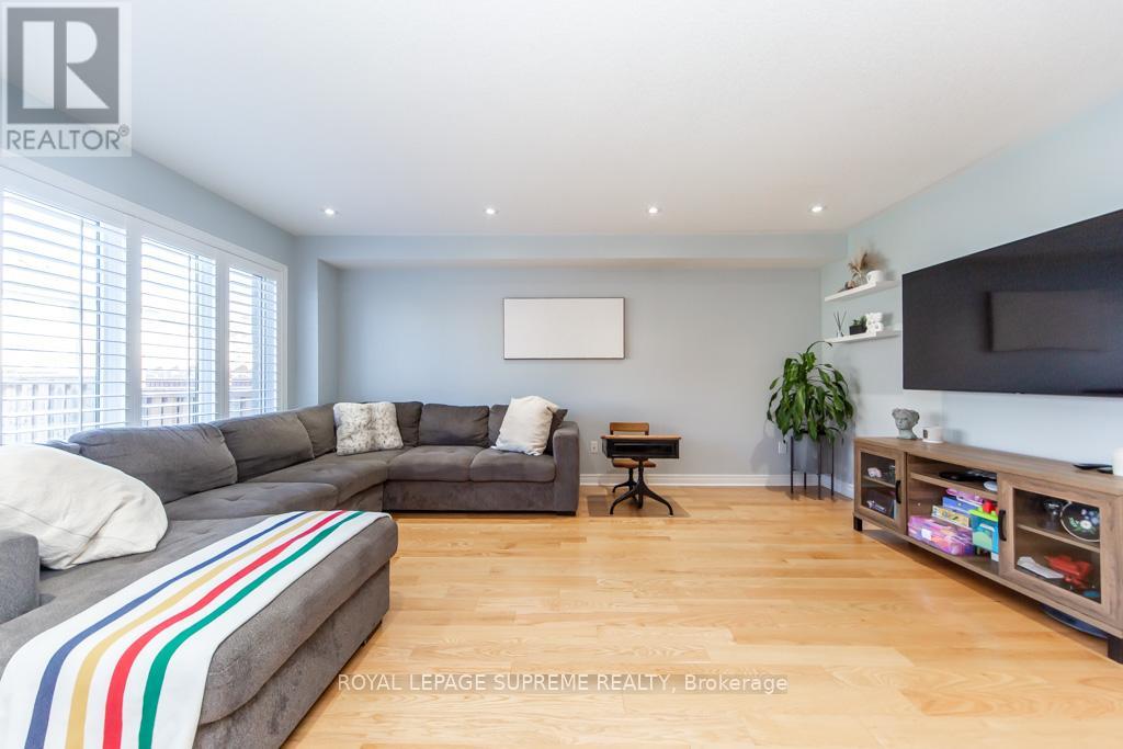 43 HOARD AVENUE N - 11