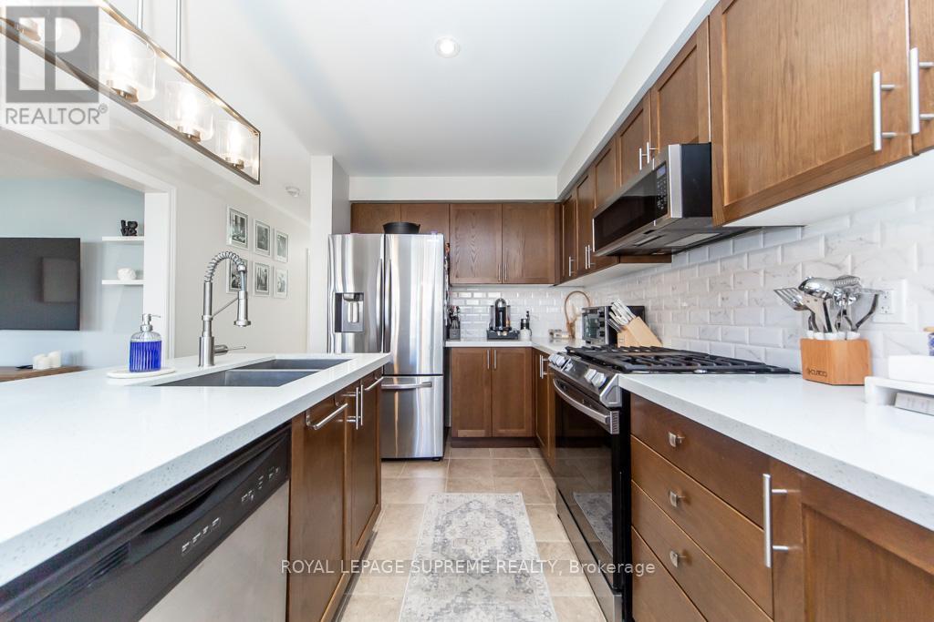 43 HOARD AVENUE N - 18