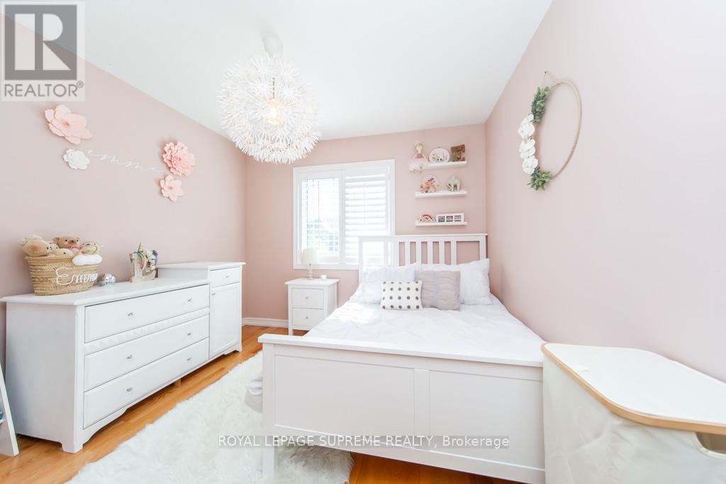 43 HOARD AVENUE N - 29