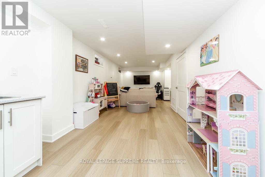 43 HOARD AVENUE N - 35