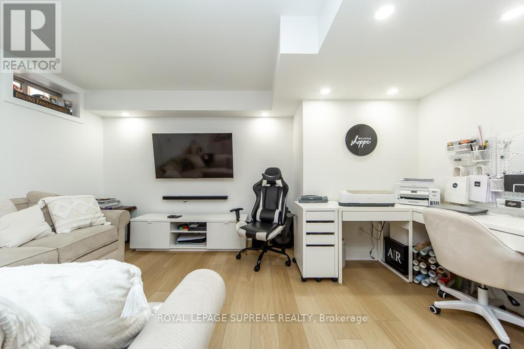 43 HOARD AVENUE N - 37