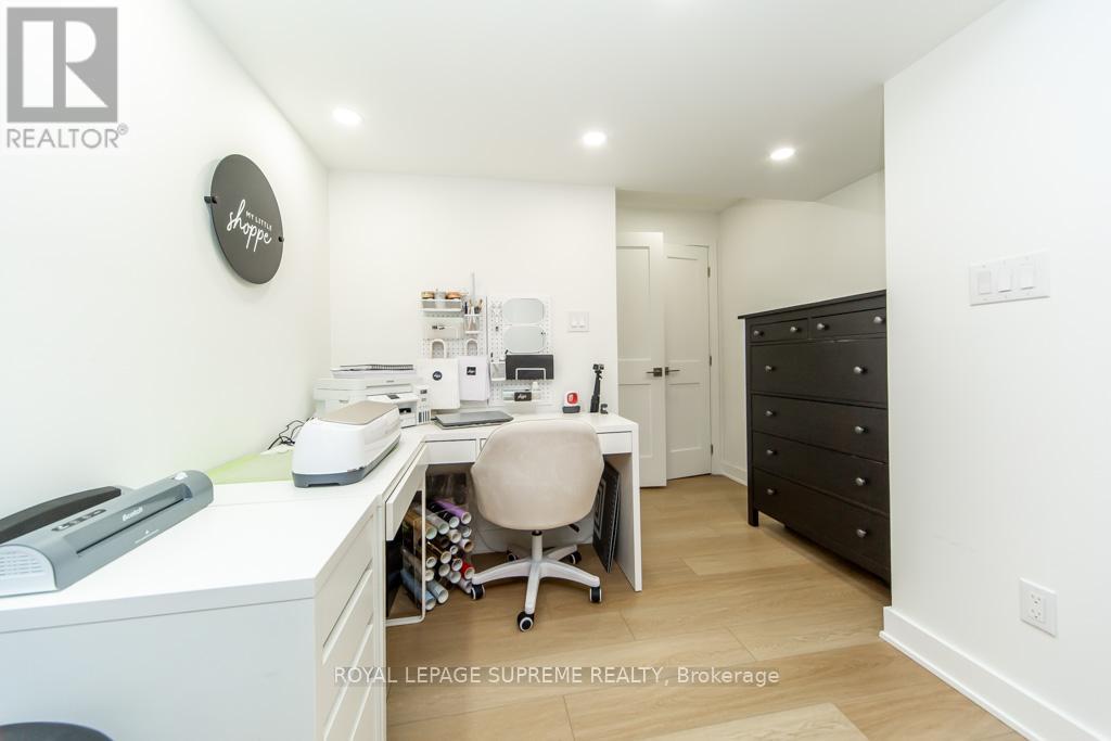 43 HOARD AVENUE N - 40