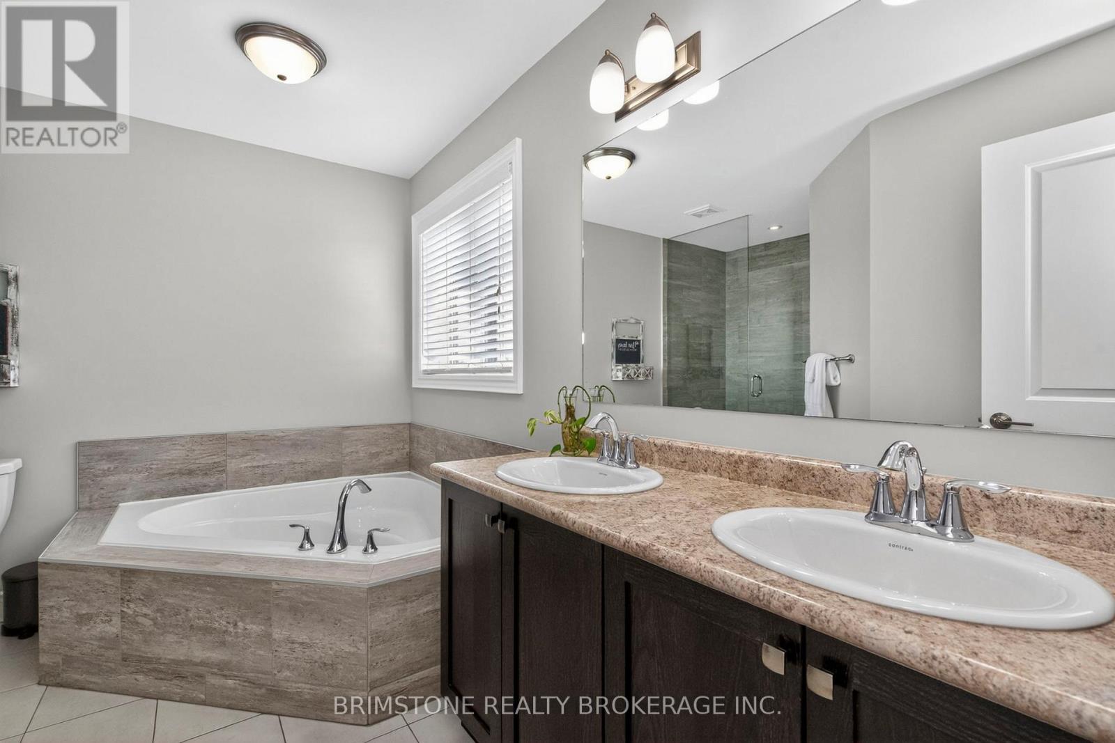 15 LOWRY COURT - 18