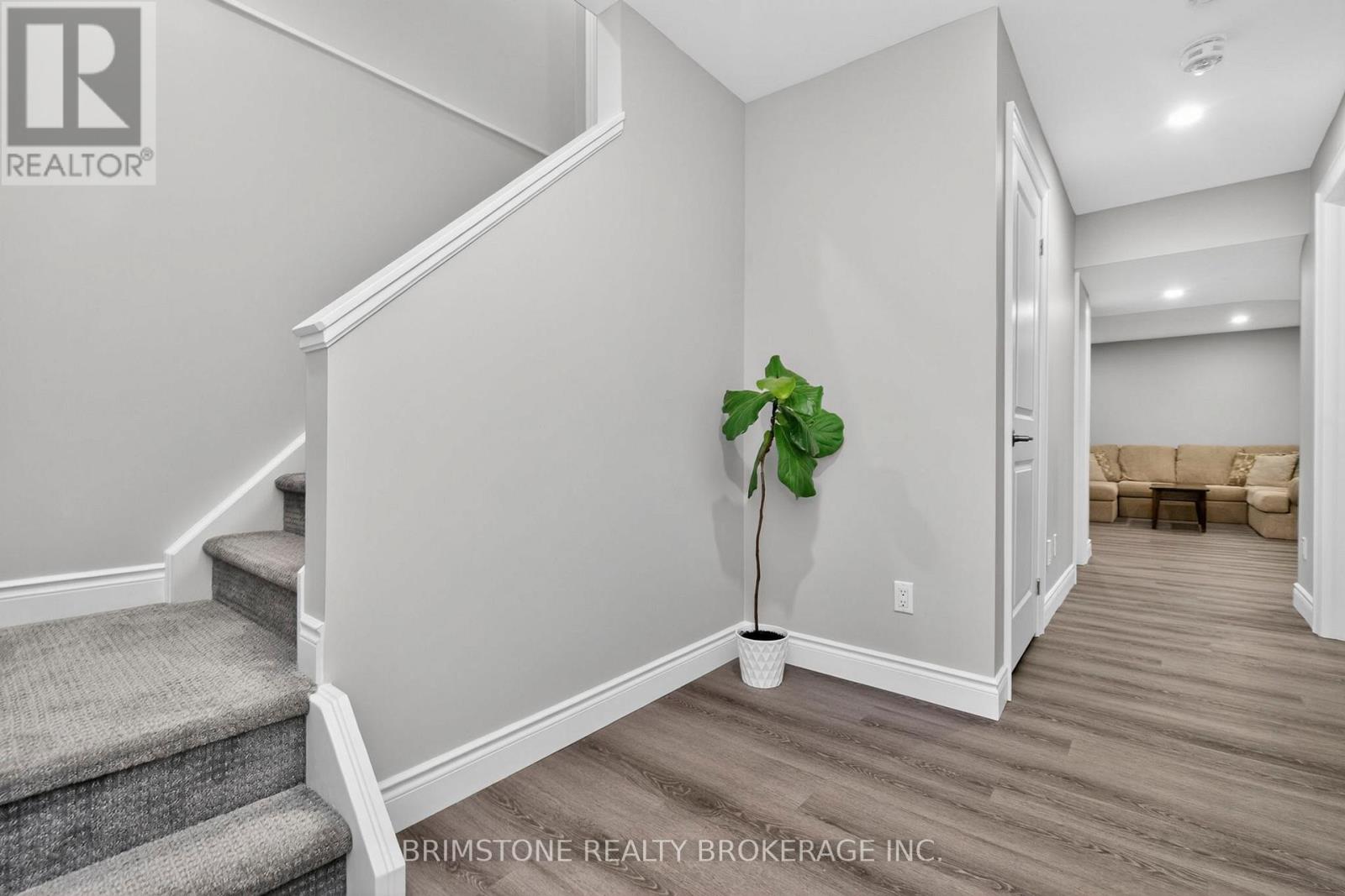 15 LOWRY COURT - 27