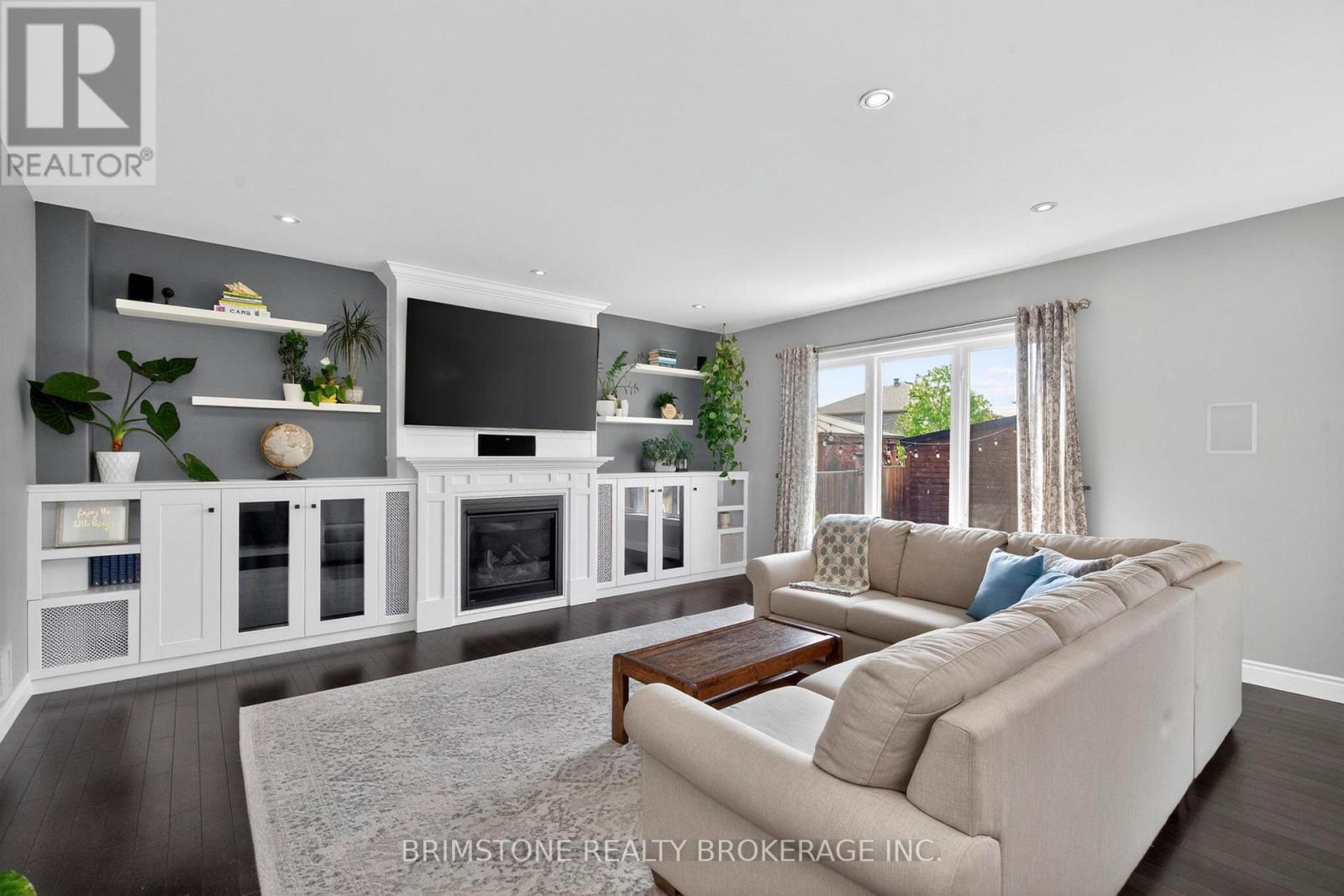 15 LOWRY COURT - 6