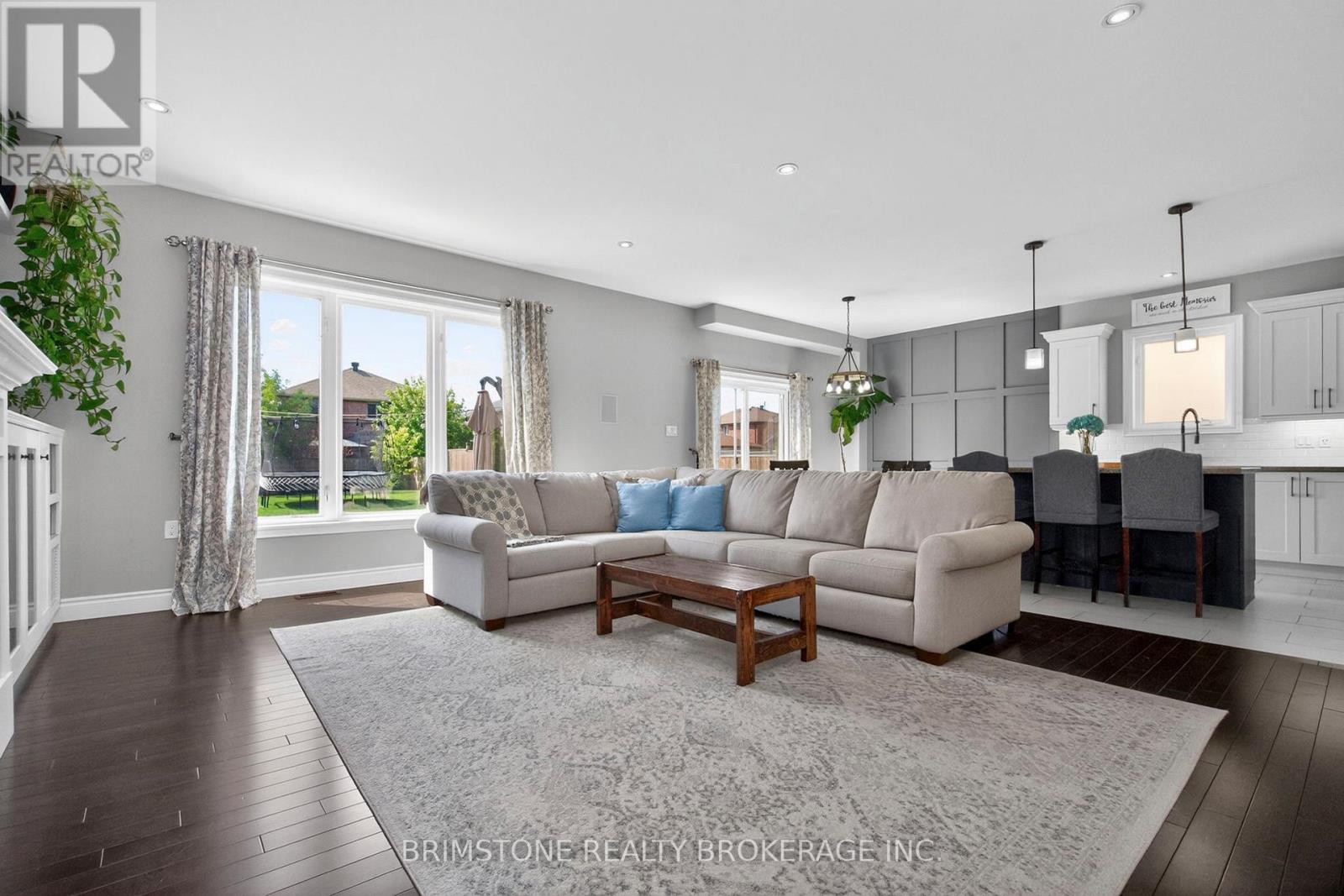 15 LOWRY COURT - 8