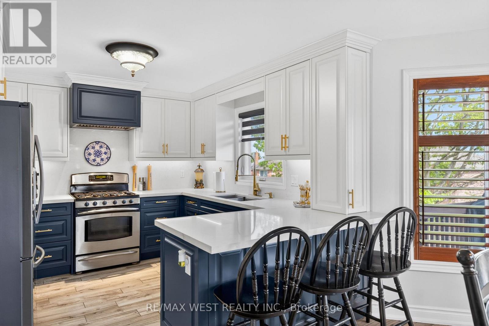 27 GOLDEN MEADOW ROAD - 12