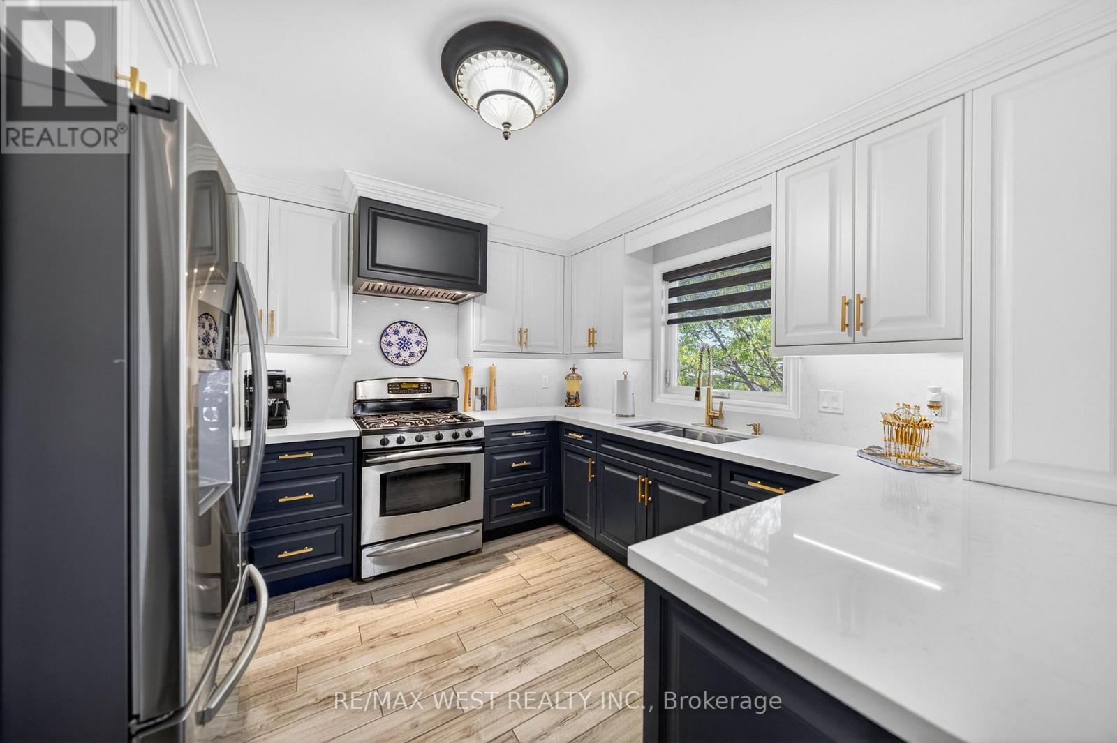 27 GOLDEN MEADOW ROAD - 19