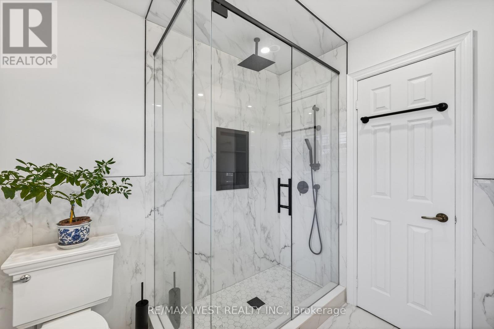 27 GOLDEN MEADOW ROAD - 38