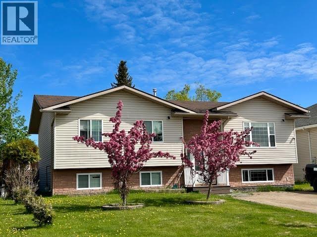 5227 HALLMARK Crescent - main photo