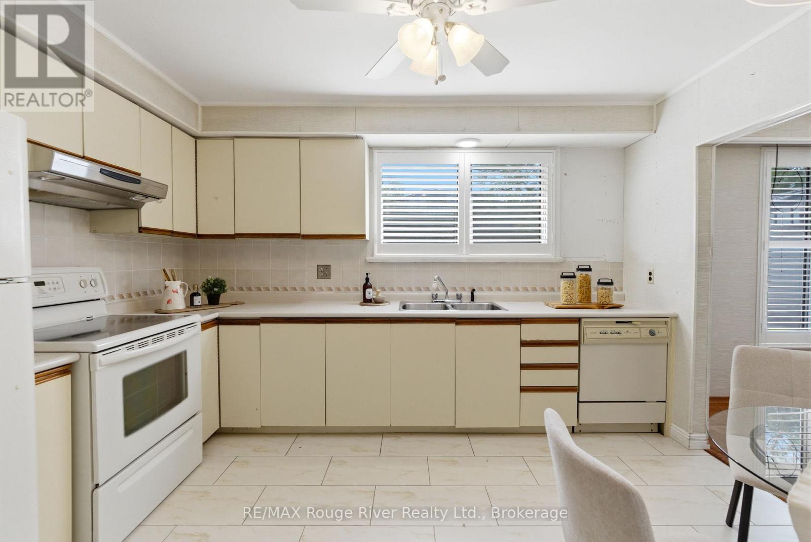18 STRATHY ROAD - 15