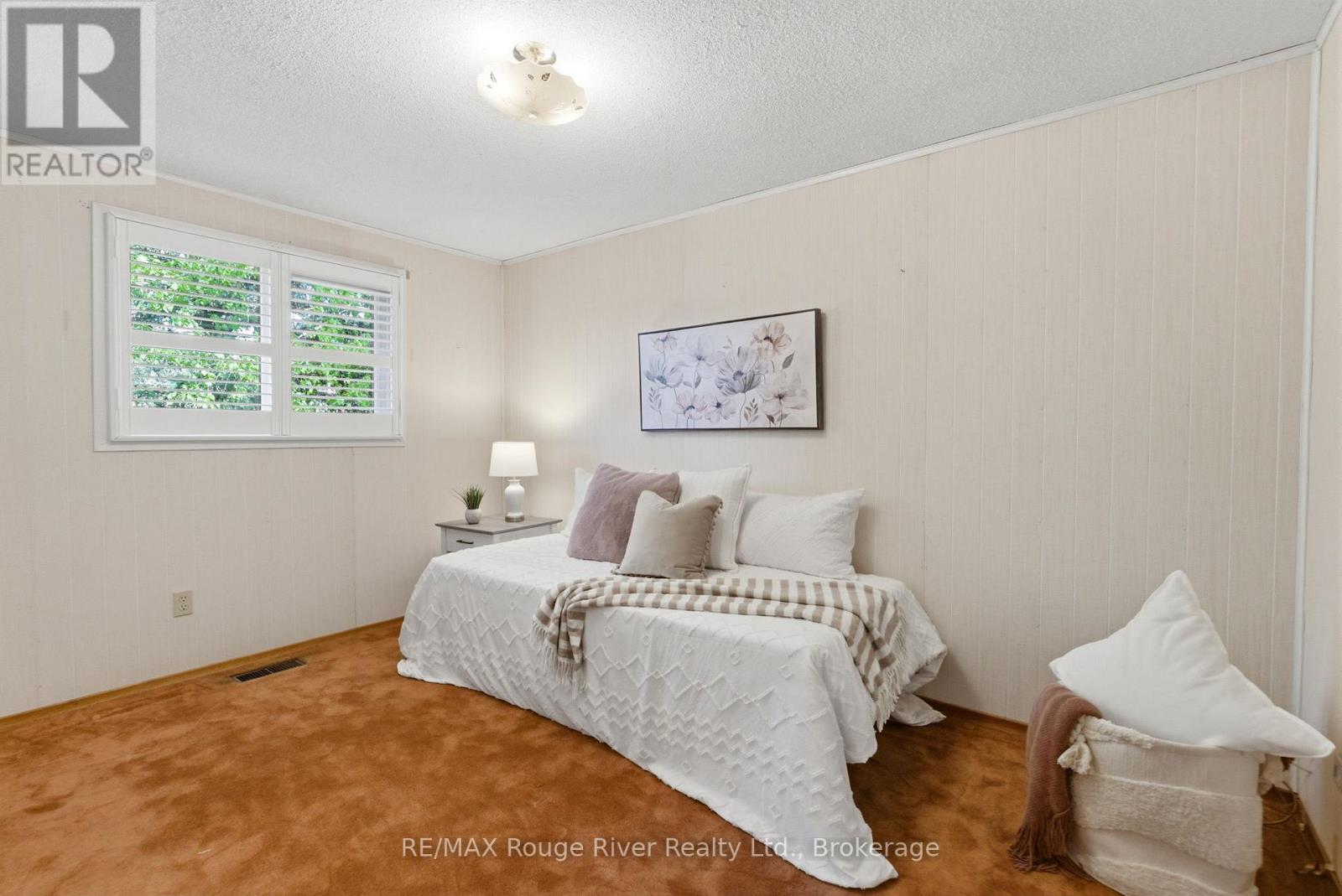18 STRATHY ROAD - 19