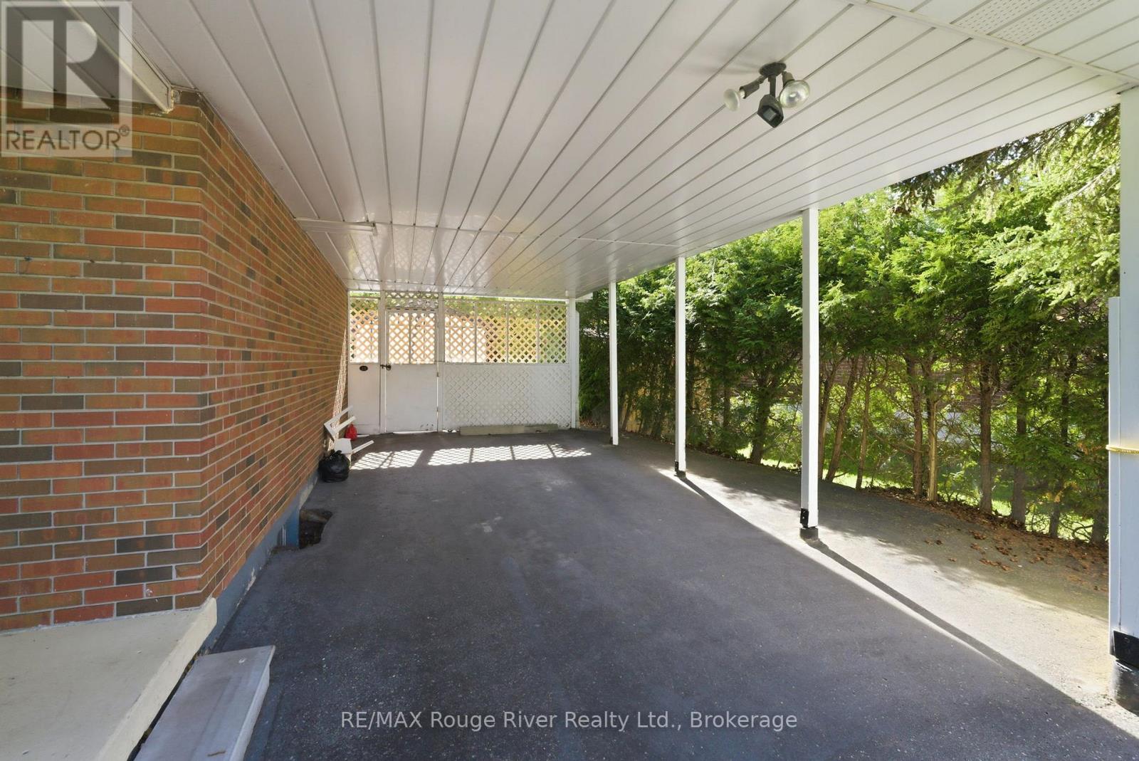 18 STRATHY ROAD - 34