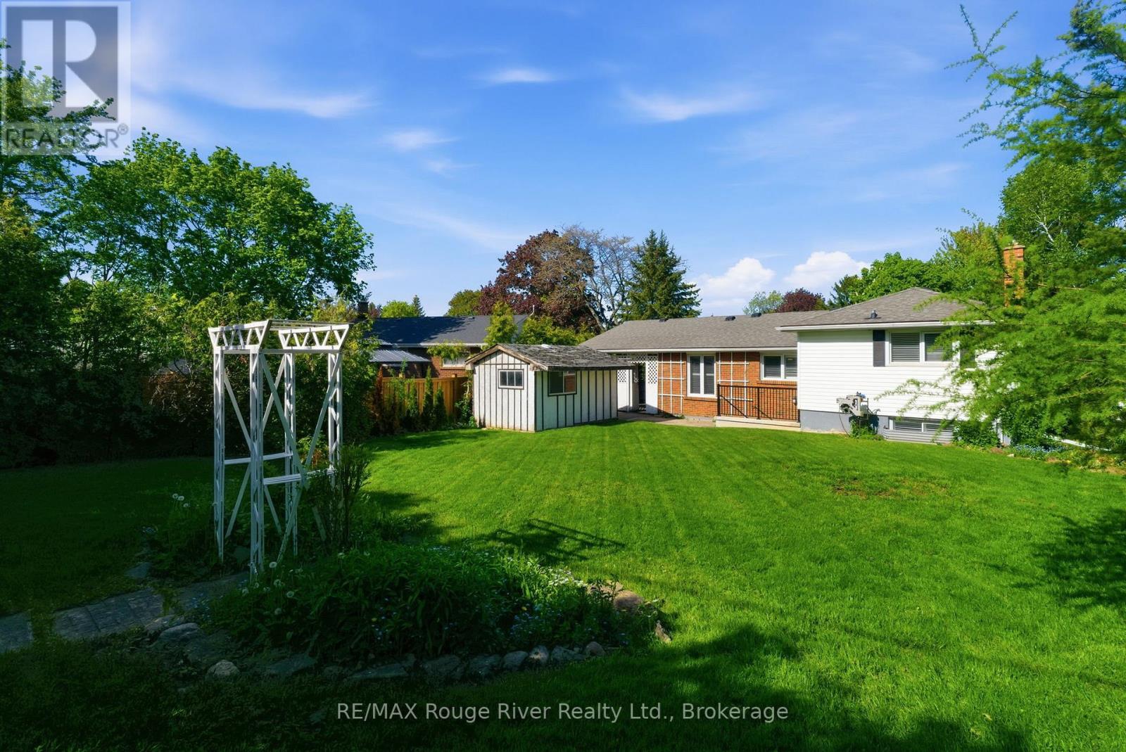 18 STRATHY ROAD - 37