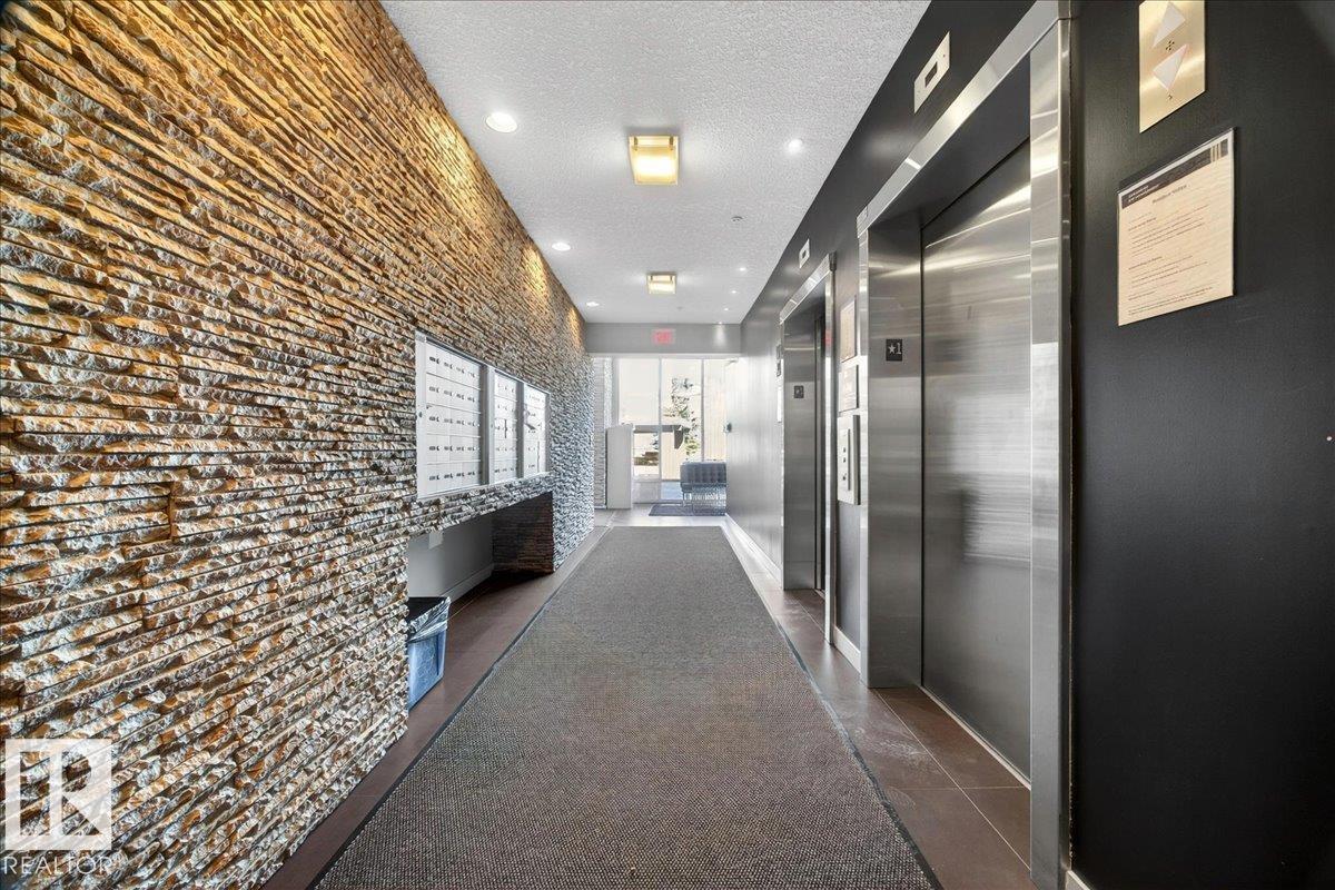 #103 2590 ANDERSON WY SW - 39