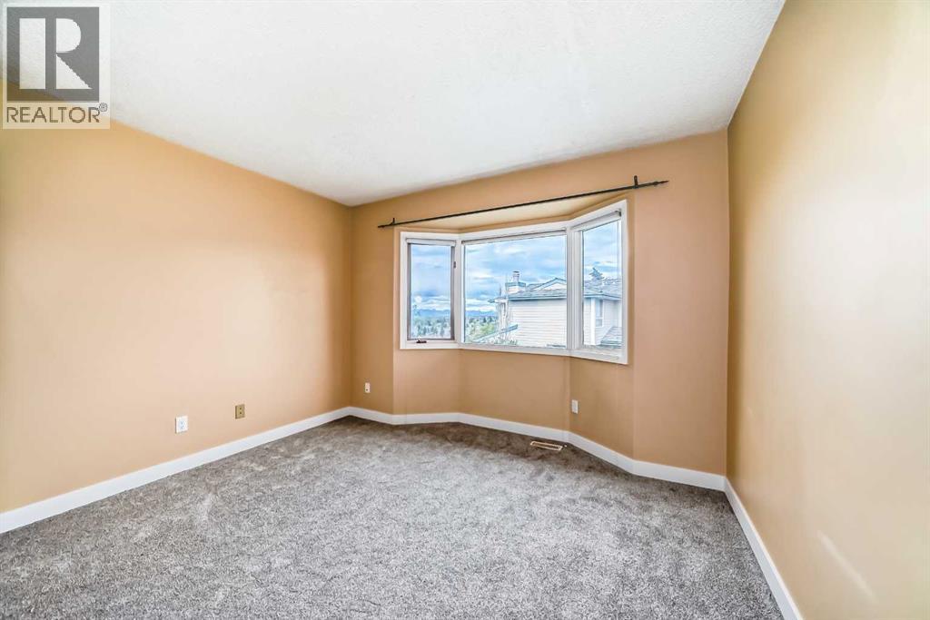 44 Edgemont Estates Road NW - 32