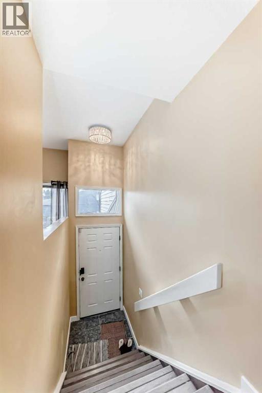 44 Edgemont Estates Road NW - 7