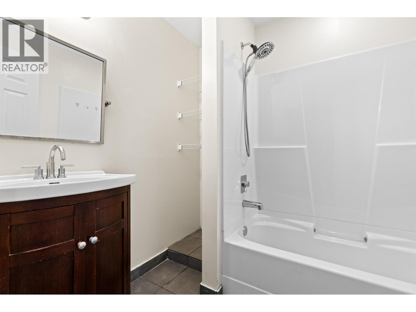 5 Bed, 2 Bath House for Sale in Port Coquitlam – 3755 COAST MERIDIAN ROAD, Port Coquitlam - Image 37