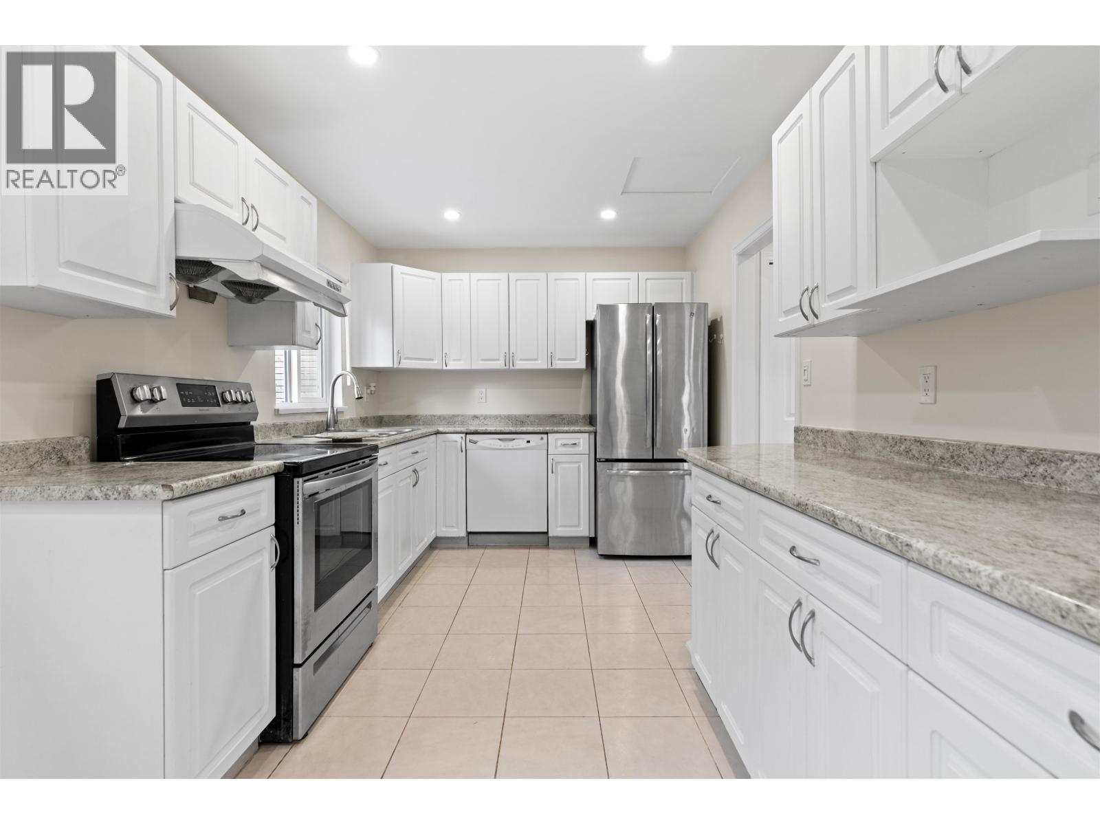 5 Bed, 2 Bath House for Sale in Port Coquitlam – 3755 COAST MERIDIAN ROAD, Port Coquitlam - Image 15