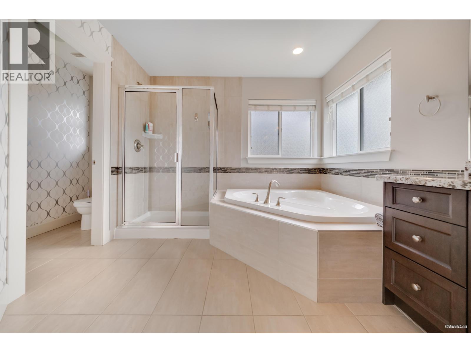 5 Bed, 4 Bath House for Sale in Coquitlam – 1479 SOUTHVIEW STREET, Coquitlam – MLS# R3129194 - Image 17