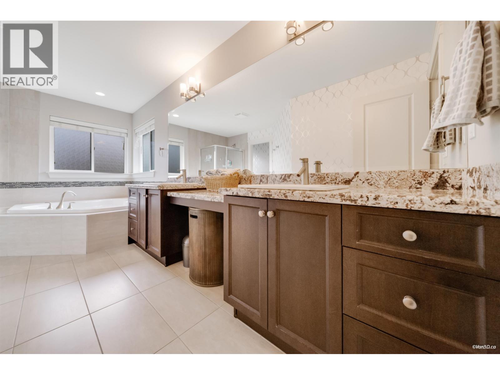 5 Bed, 4 Bath House for Sale in Coquitlam – 1479 SOUTHVIEW STREET, Coquitlam – MLS# R3129194 - Image 18