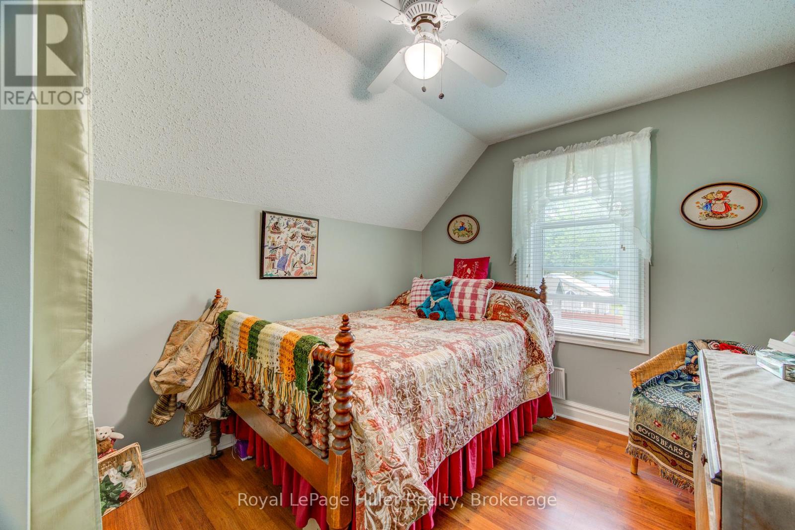 279 NELSON STREET - 23