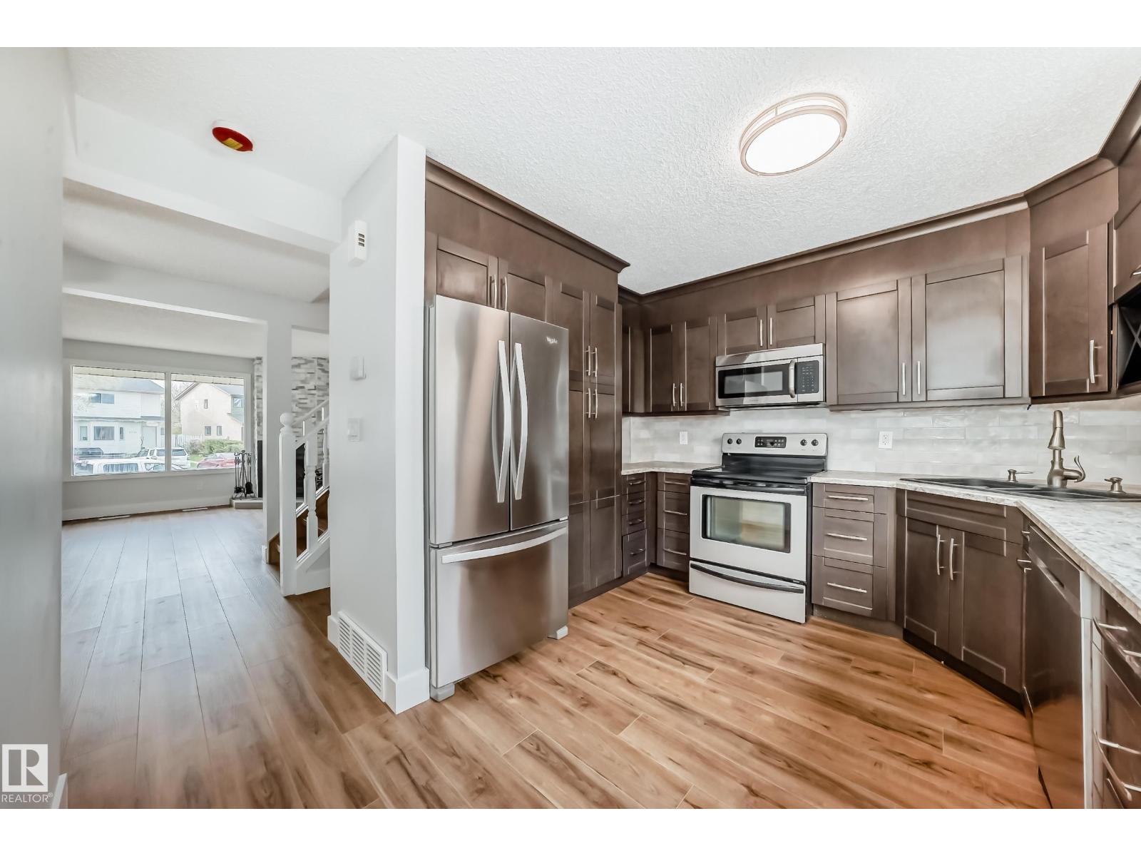 3510 41B AV NW - 10