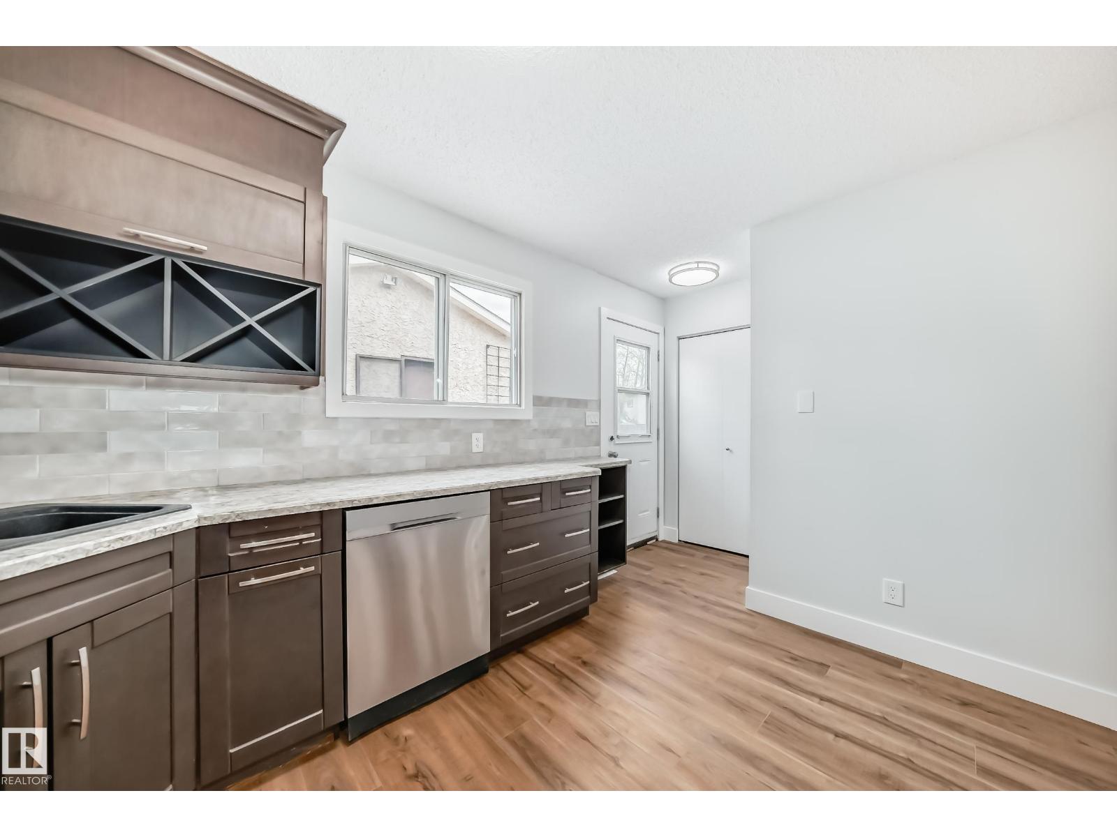 3510 41B AV NW - 12